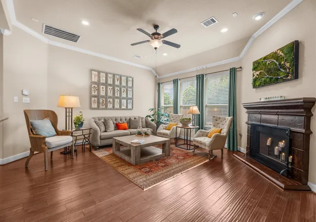 Photo 2 of Sale Pending at 3 Indigo Bunting Pl, Spring, TX 77389 | MLS# 22906782 | Listing updated on 2026-09-09