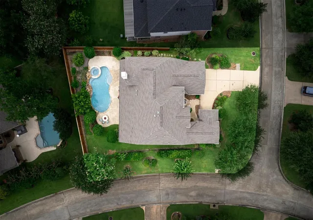 Photo 4 of Sale Pending at 3 Indigo Bunting Pl, Spring, TX 77389 | MLS# 22906782 | Listing updated on 2026-09-09