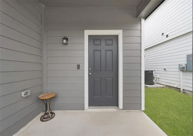 Photo 3 of Single family home for sale at 13288 Musky Dr, Conroe, TX 77384 | MLS# 94235626 | Listing updated on 2026-05-15