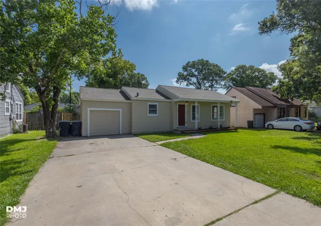 Homes for sale in Groves, TX | 3140 Boyd Ave, Groves, TX 77619 | MLS# 11743318