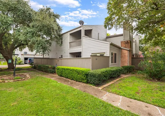1st image of 1621 Prairie Mark Ln, Houston, TX 77077 | MLS# 26601878
