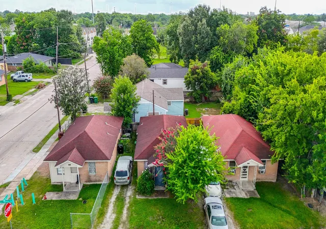 Photo 1 of Multi family home for sale at 7523 La Salette St, Houston, TX 77021 | MLS# 41992685 | Listing updated on 2026-08-19