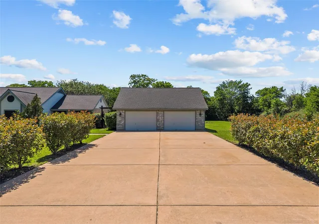 4th image of 5018 Starboard Ln, Dickinson, TX 77539 | MLS# 67285332