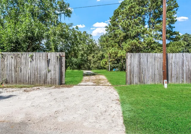 3rd image of 14000 Mcalister Rd, Conroe, TX 77302 | MLS# 52521433