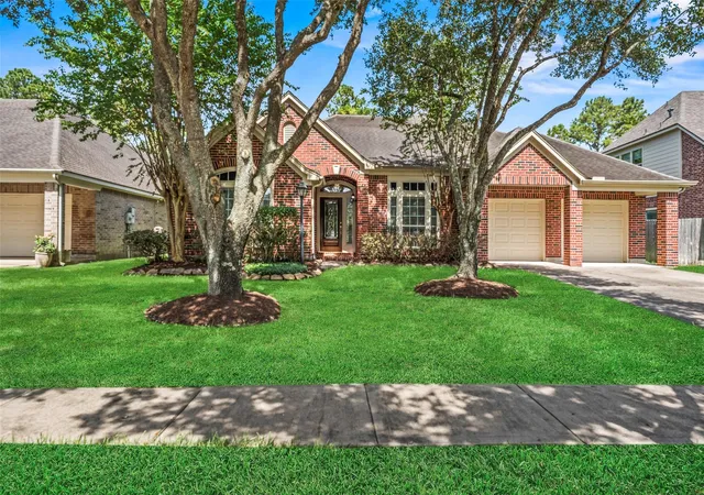 39th image of 3129 Red Maple Dr, Friendswood, TX 77546 | MLS# 84204584