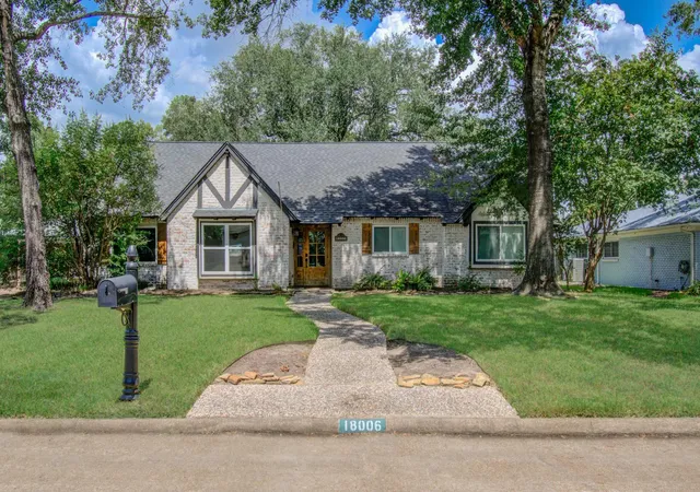 Photo 3 of Single family home for sale at 18006 Bambridge Dr, Houston, TX 77090 | MLS# 96534730 | Listing updated on 2026-08-19