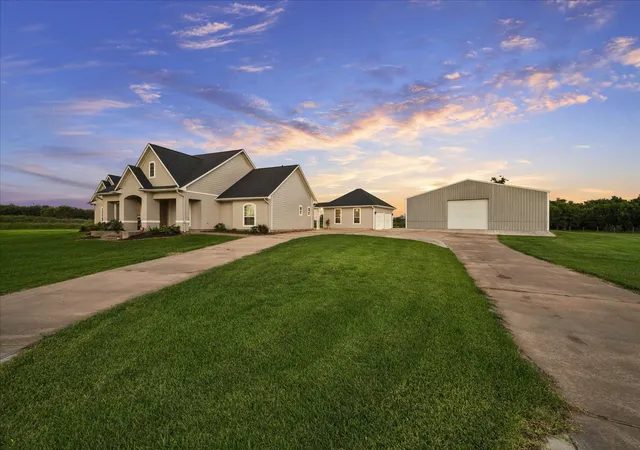 Photo 2 of Single family home for sale at 2702 Horseshoe Ln, Rosharon, TX 77583 | MLS# 84856459 | Listing updated on 2026-08-26