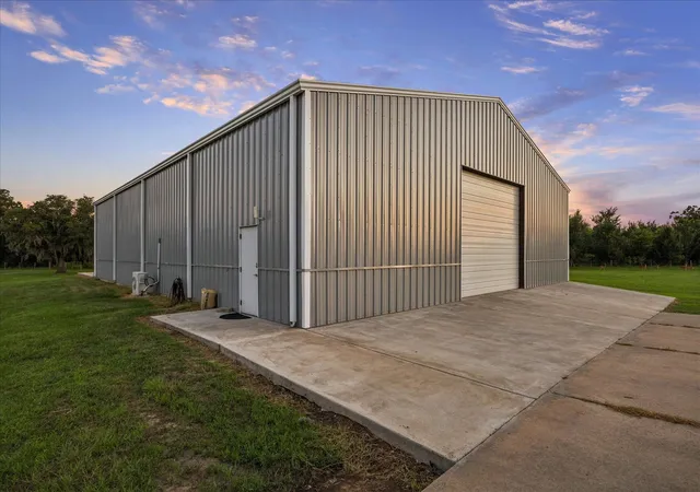 Photo 3 of Single family home for sale at 2702 Horseshoe Ln, Rosharon, TX 77583 | MLS# 84856459 | Listing updated on 2026-08-26