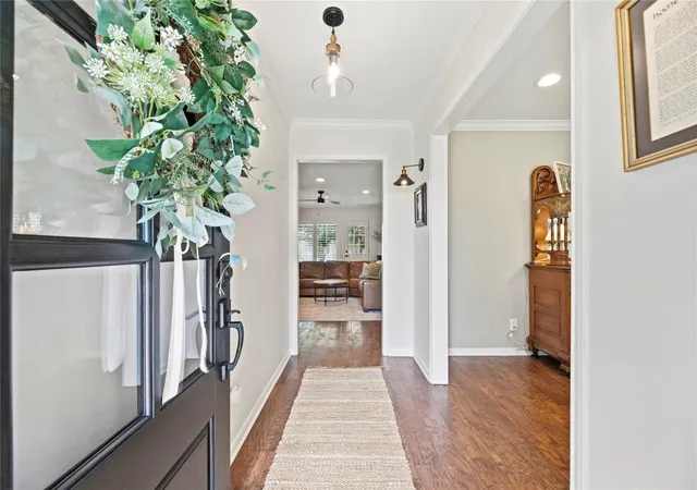 Photo 4 of Sale Pending at 2731 Durban Dr, Houston, TX 77043 | MLS# 68642714 | Listing updated on 2026-08-29