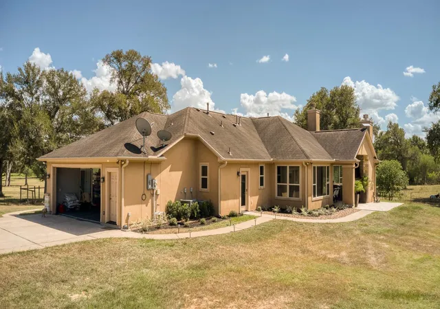 Photo 3 of Land for sale at 3667 Clemons Switch Rd, Brookshire, TX 77423 | MLS# 21825679 | Listing updated on 2026-09-17