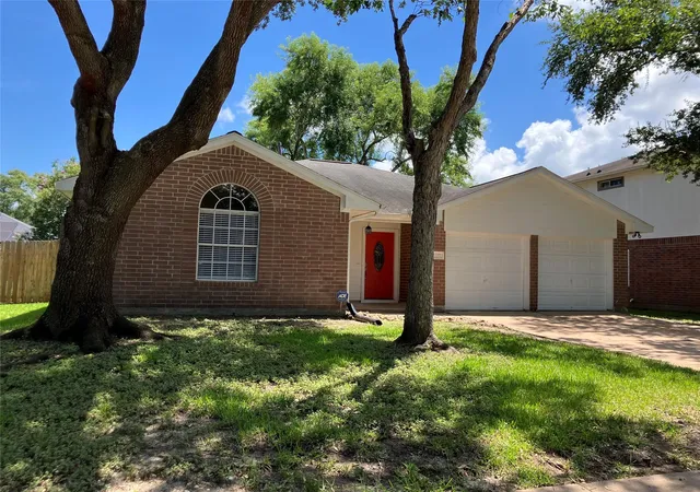 Homes for sale in Kemah, TX | 1827 Oak Ridge Dr, Kemah, TX 77565 | MLS# 9031553