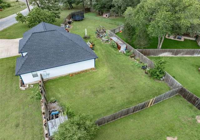 Photo 3 of Single family home for sale at 234 Park Dr, La Grange, TX 78945 | MLS# 59301007 | Listing updated on 2026-07-28