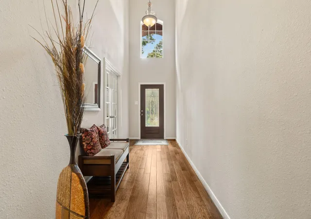 5th image of 74 S Archwyck Cir, The Woodlands, TX 77382 | MLS# 93201781
