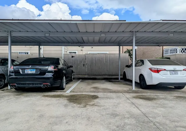 4th image of 2100 Wilcrest Dr #119, Houston, TX 77042 | MLS# 60448389