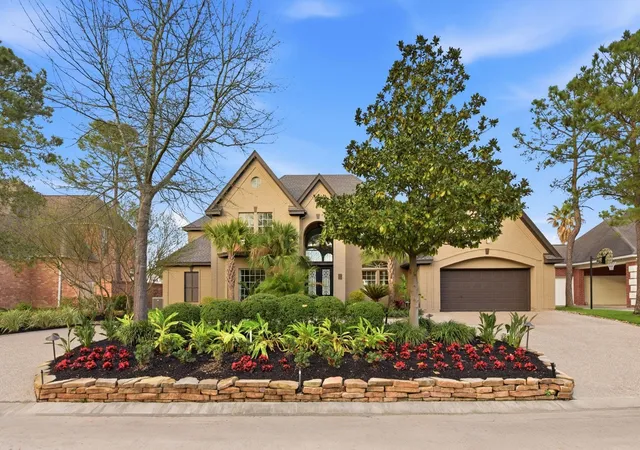 Homes for sale in The Woodlands, TX | 27 Pleasure Cove Dr, The Woodlands, TX 77381 | MLS# 93649608
