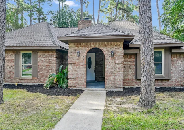 Photo 2 of Single family home for sale at 6415 Moccasin Bnd Dr, Spring, TX 77379 | MLS# 73235578 | Listing updated on 2026-09-17
