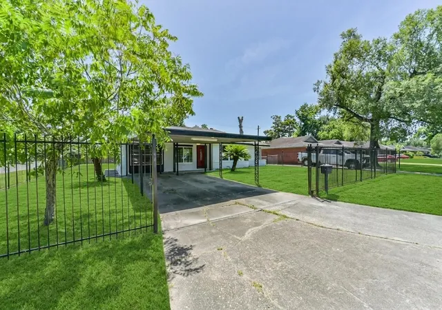 Photo 3 of Single family home for sale at 10434 Rockaway Dr, Houston, TX 77016 | MLS# 62613520 | Listing updated on 2026-09-16