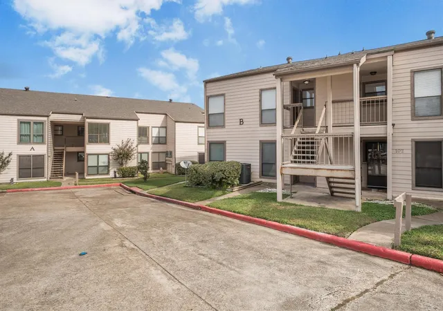 3rd image of 202 Lakeview Ter #A, Montgomery, TX 77356 | MLS# 32522282