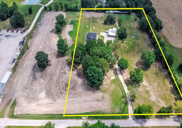 2nd image of 1066 Tafelski Rd, New Waverly, TX 77358 | MLS# 88950469