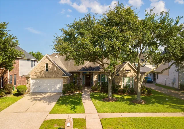 2nd image of 913 Elm Pointe Ln, League City, TX 77573 | MLS# 14665316