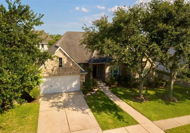 3rd image of 913 Elm Pointe Ln, League City, TX 77573 | MLS# 14665316