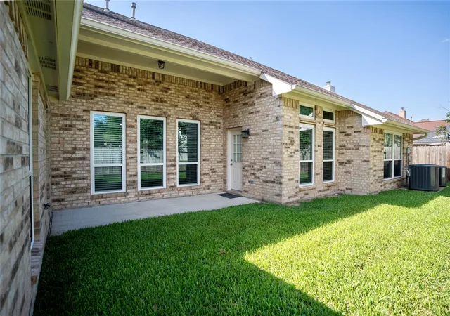 50th image of 913 Elm Pointe Ln, League City, TX 77573 | MLS# 14665316