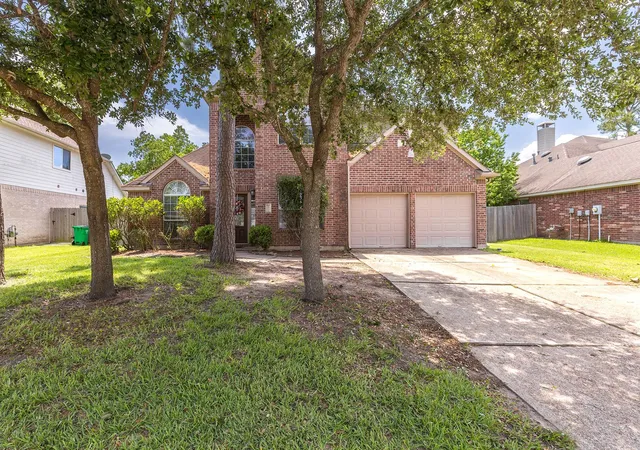 Photo 3 of Sale Pending at 15011 Cozy Holw Ln, Houston, TX 77044 | MLS# 2241496 | Listing updated on 2026-08-31