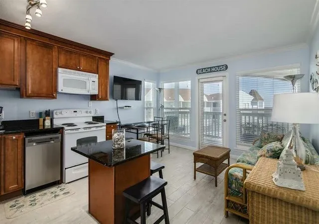 Listing Photo 5 - Condo for sale in building located at 10811 Termini San Luis Pass Rd Rd, Galveston, TX 77554 - Unit #1314
