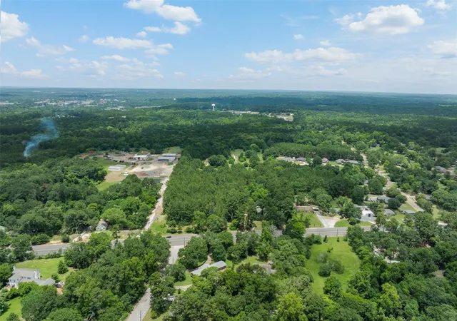 10th image of 2823 Center Rd, Nacogdoches, TX 75961 | MLS# 65935256