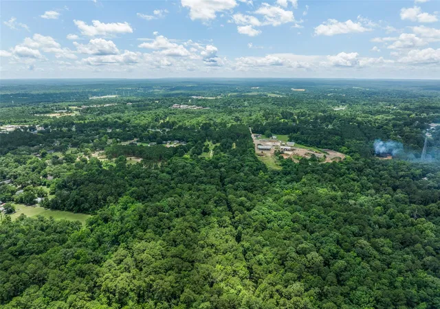 3rd image of 2823 Center Rd, Nacogdoches, TX 75961 | MLS# 65935256