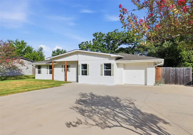 Photo 2 of Single family home for sale at 304 Dunn St, Bryan, TX 77801 | MLS# 58247941 | Listing updated on 2026-09-28