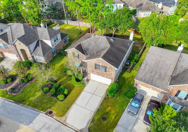 5th image of 27 Fraiser Fir Pl, Spring, TX 77389 | MLS# 80745687