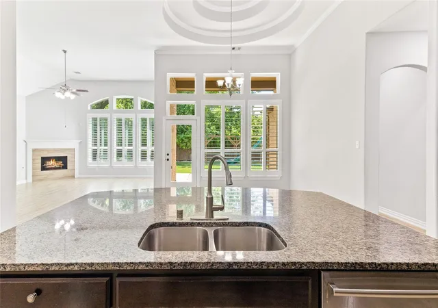 2nd image of 208 Woodside Ct, Clute, TX 77531 | MLS# 39293151