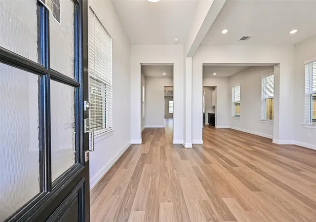Photo 4 of Single family home for sale at 2521 S Houston Ave, Pearland, TX 77581 | MLS# 84880574 | Listing updated on 2026-10-04