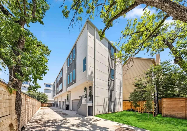 Photo 1 of Single family home for sale at 1113 W 21st Street, Houston, TX 77008 | MLS# 15596983 | Listing updated on 2026-07-28