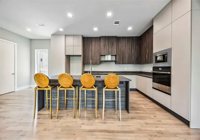 Photo 3 of Single family home for sale at 1113 W 21st Street, Houston, TX 77008 | MLS# 15596983 | Listing updated on 2026-07-28