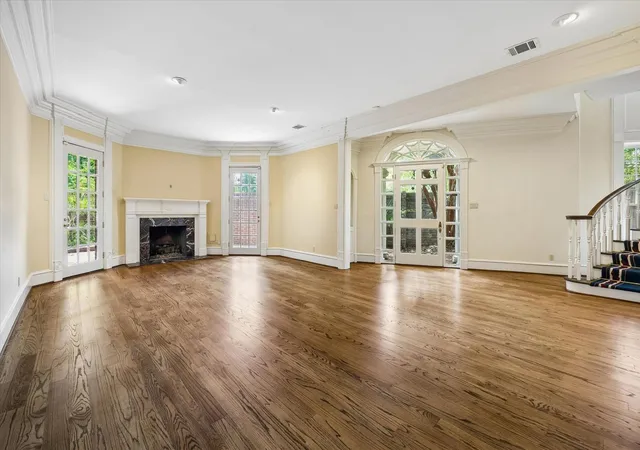 2nd image of 1 Pine Briar Cir, Houston, TX 77056 | MLS# 28212529