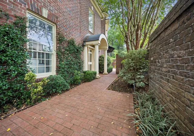 4th image of 1 Pine Briar Cir, Houston, TX 77056 | MLS# 28212529