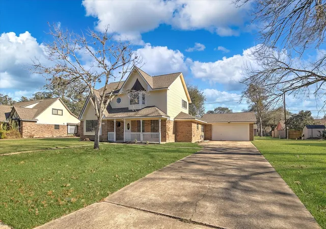Photo 3 of Single family home for sale at 216 Any Way, Lake Jackson, TX 77566 | MLS# 30669728 | Listing updated on 2026-08-16