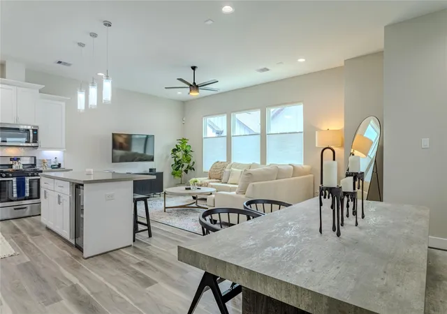 Photo 2 of Single family home for sale at 240 Julia St #D, Houston, TX 77022 | MLS# 87741252 | Listing updated on 2026-09-10
