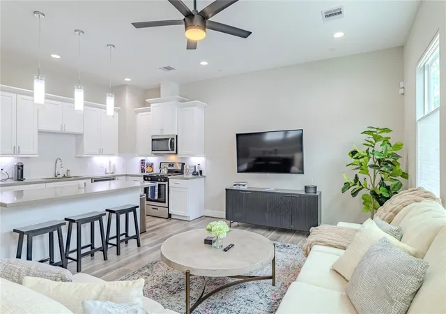 Photo 3 of Single family home for sale at 240 Julia St #D, Houston, TX 77022 | MLS# 87741252 | Listing updated on 2026-09-10