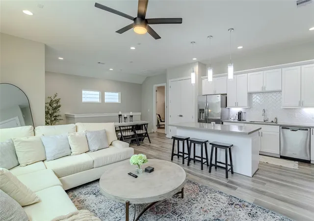 Photo 3 of Single family home for sale at 240 Julia St #D, Houston, TX 77022 | MLS# 87741252 | Listing updated on 2026-09-10