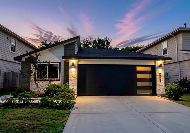 Photo 1 of Single family home for sale at 3024 Nw Stock Orchard Ln, Houston, TX 77047 | MLS# 15510623 | Listing updated on 2026-08-31