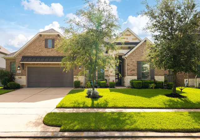 Photo 1 of Single family home for sale at 19138 Blue Hl Ln, Tomball, TX 77377 | MLS# 38690093 | Listing updated on 2026-09-09