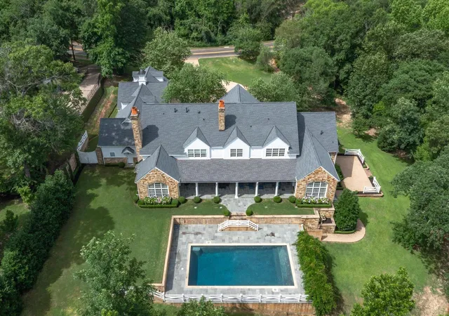 2nd image of 1920 Stonegate Blvd, Tyler, TX 75703 | MLS# 44011351