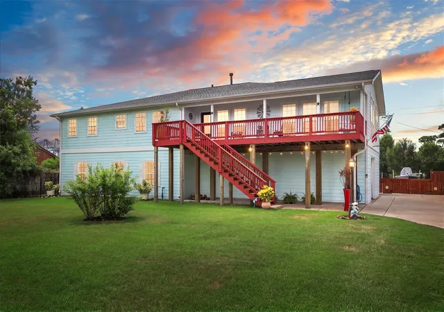 2nd image of 1003 S Country Club Dr, La Porte, TX 77571 | MLS# 10933464
