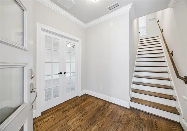 3rd image of 1704 Oak Leaf Pass Dr, Houston, TX 77055 | MLS# 62259128