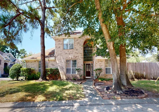 Photo 2 of Townhouse for sale at 2006 Marchwood Manor Dr, Houston, TX 77090 | MLS# 68537906 | Listing updated on 2026-09-04