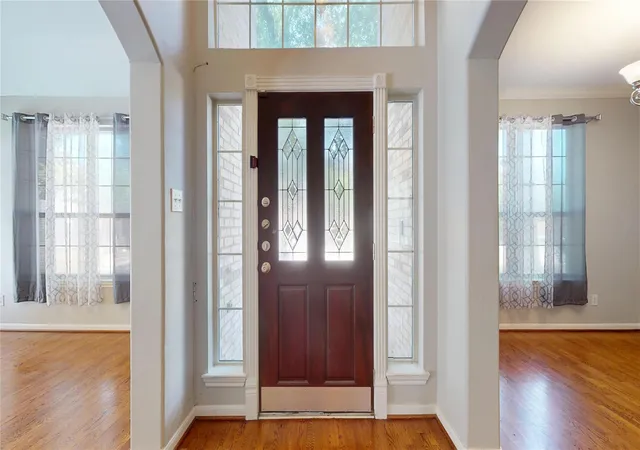 Photo 4 of Townhouse for sale at 2006 Marchwood Manor Dr, Houston, TX 77090 | MLS# 68537906 | Listing updated on 2026-09-04