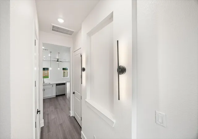 5th image of 8209 Carver Rd, Houston, TX 77088